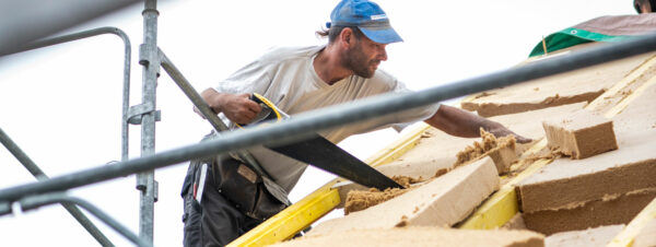Découvrez le rôle des Ensembliers Solidaires : lutte contre la précarité énergétique et impact social majeur. Une réponse essentielle !