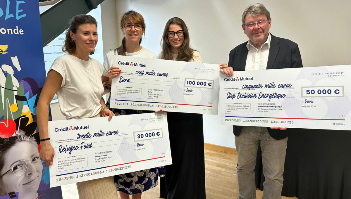 Remise de chèques Crédit Mutuel pour STOP